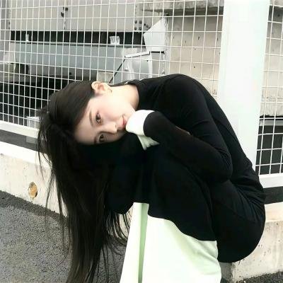 阿罗有枝彩色笔